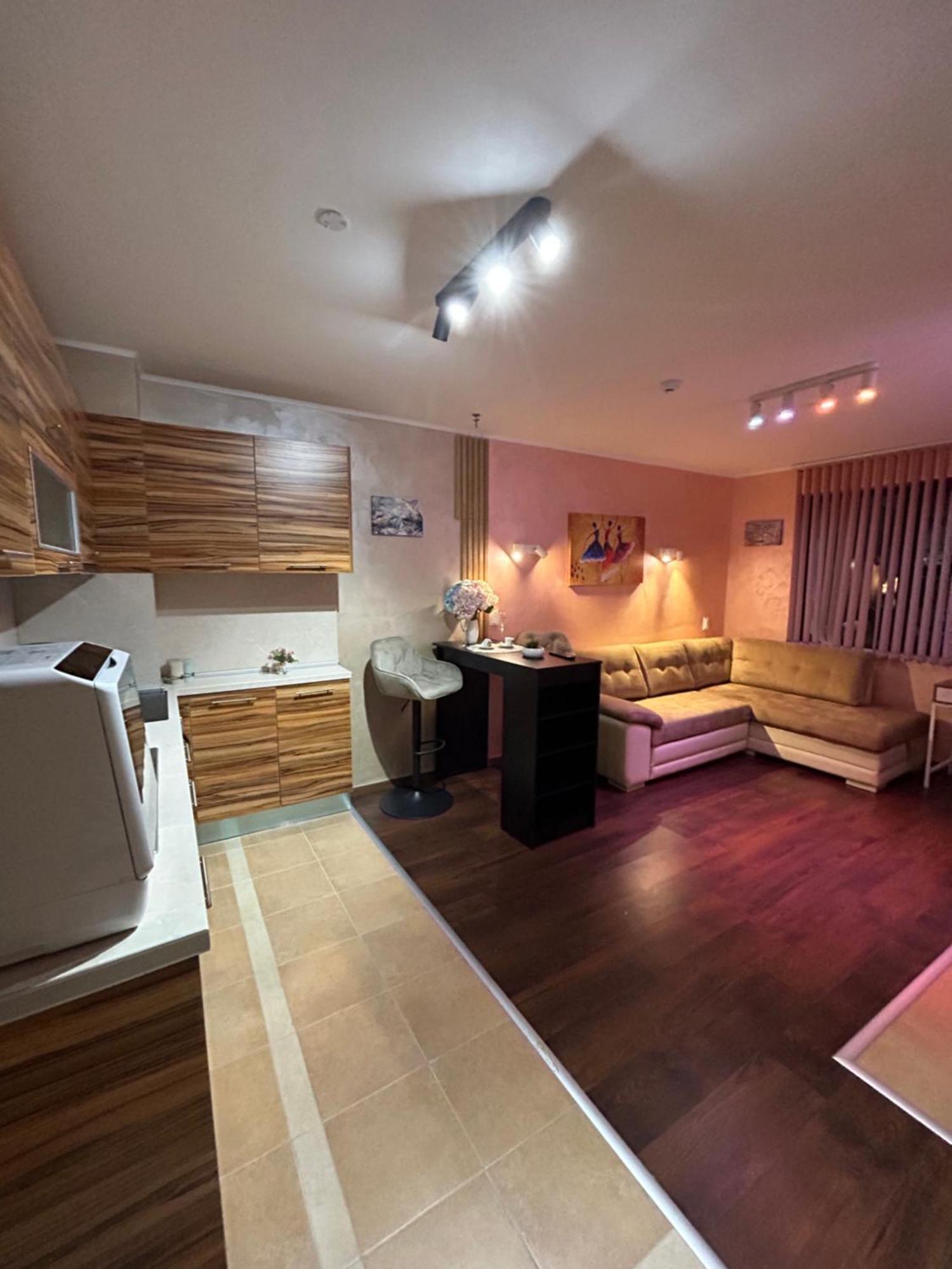 2-Bedroom, 2-Bathroom With Fireplace And Garden At Winslow Infinity Бансько Екстер'єр фото