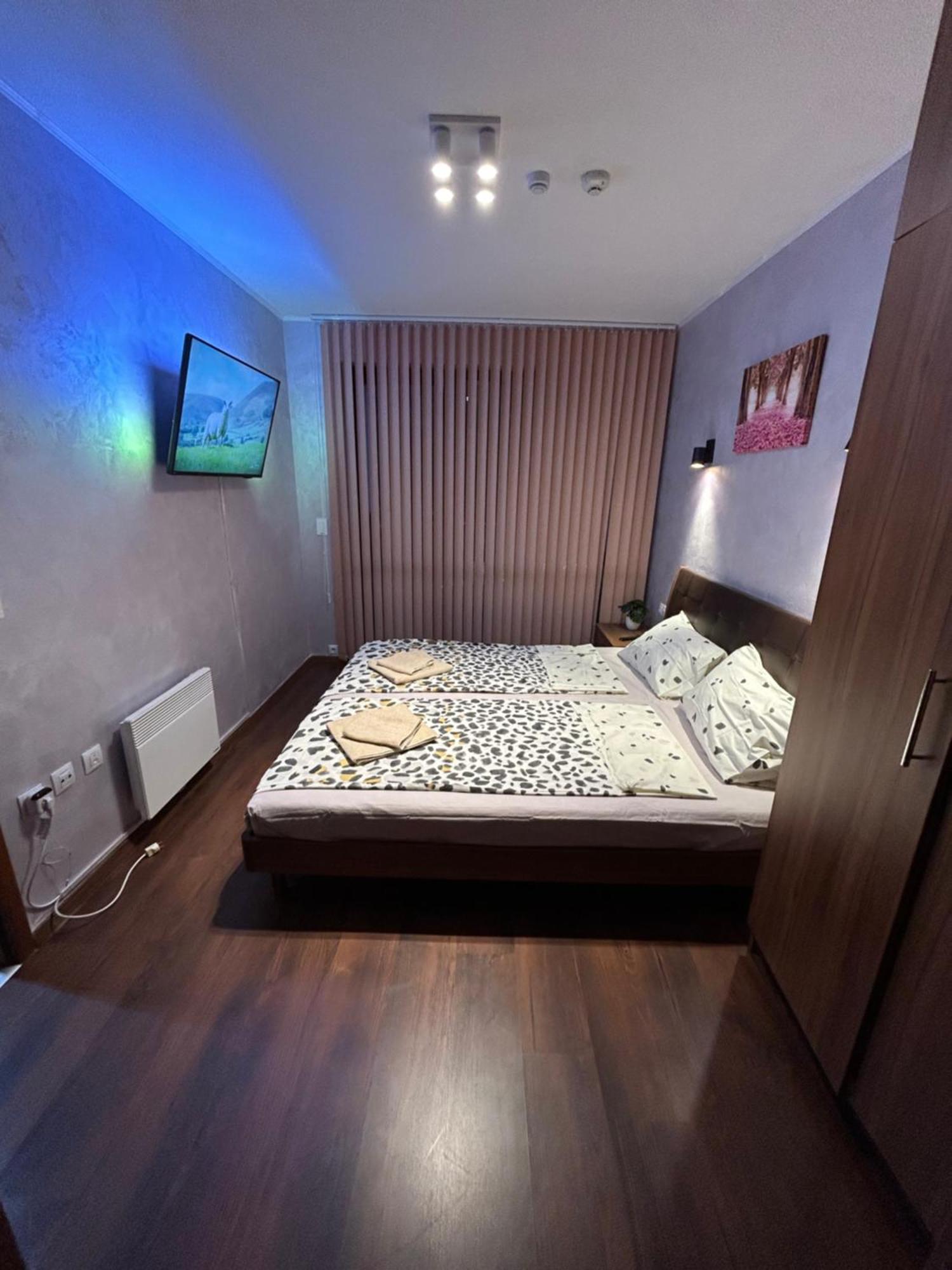 2-Bedroom, 2-Bathroom With Fireplace And Garden At Winslow Infinity Бансько Екстер'єр фото