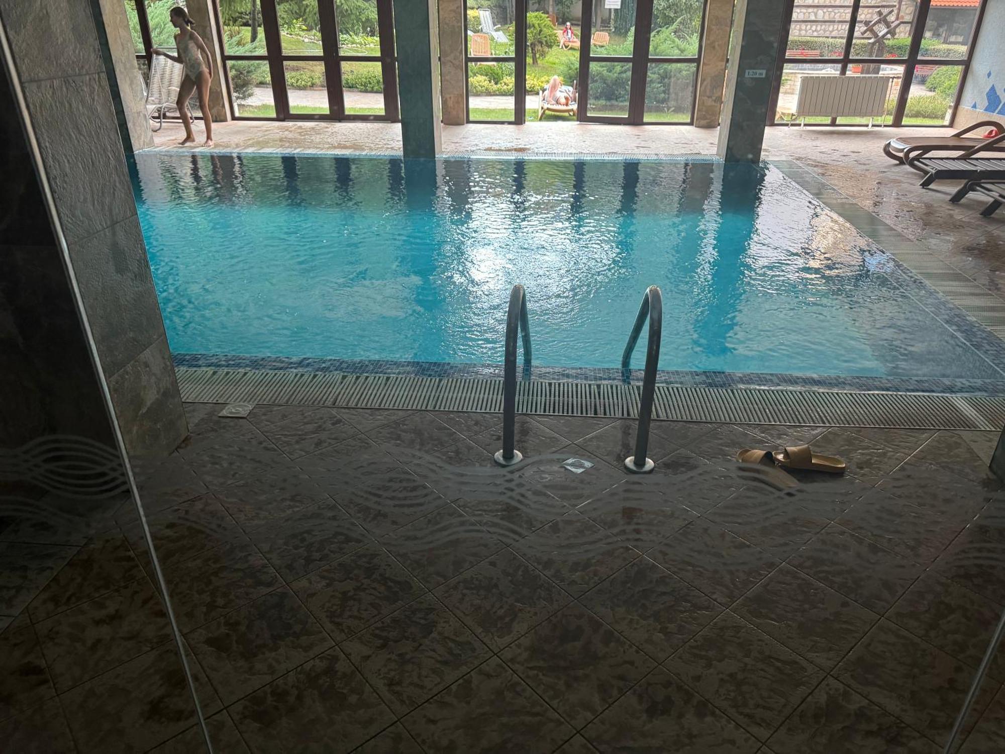 2-Bedroom, 2-Bathroom With Fireplace And Garden At Winslow Infinity Бансько Екстер'єр фото